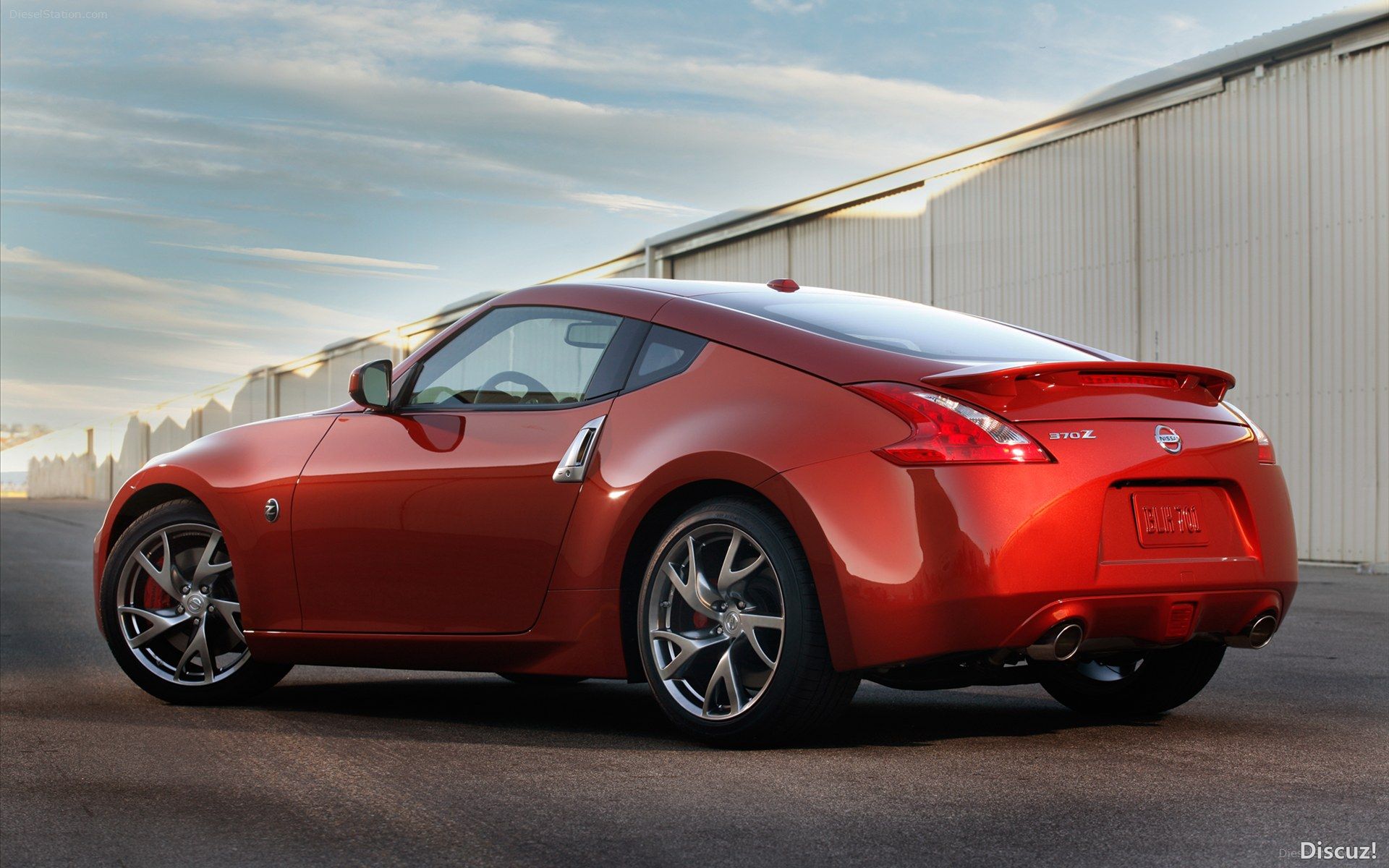 Nissan-370Z-2013-widescreen-03.jpg