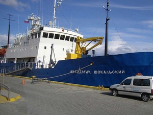 Akademik-Shokalskiy.JPG