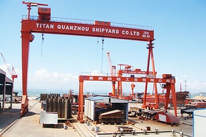 TitanQuanzhouShipyard.jpg