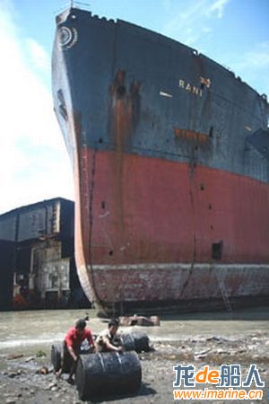 NGO%20Shipbreaking%20Platform%20330.jpg