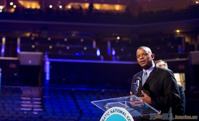 anthonyfoxx.banner.reuters.jpg.jpg