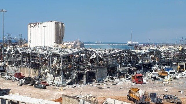 Aftermath_of_the_2020_Beirut_explosions_august_6_2020_09-Freimut-Bahlo.77b826.jpg