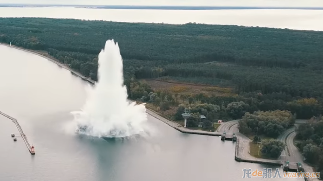 swinoujscie-tallboy-bomb-detonation.0451a9.png