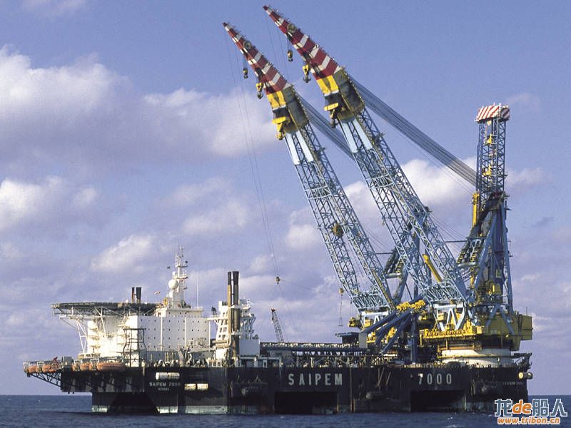 saipem7000_01.jpg