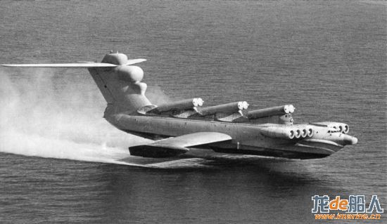 006-Lun Ekranoplan with missile launchers mounted above the fuselage.jpg