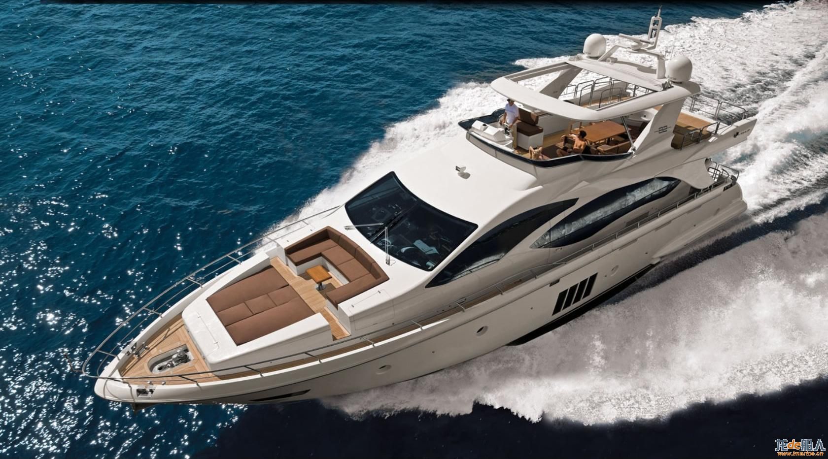 Azimut_82[1].jpg