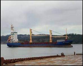 2 The vessel BBC Argentina arrives with the Spare Azipod in the Port of Victoria..jpg