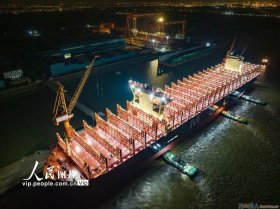 扬子江船业建造的24346TEU集装箱船